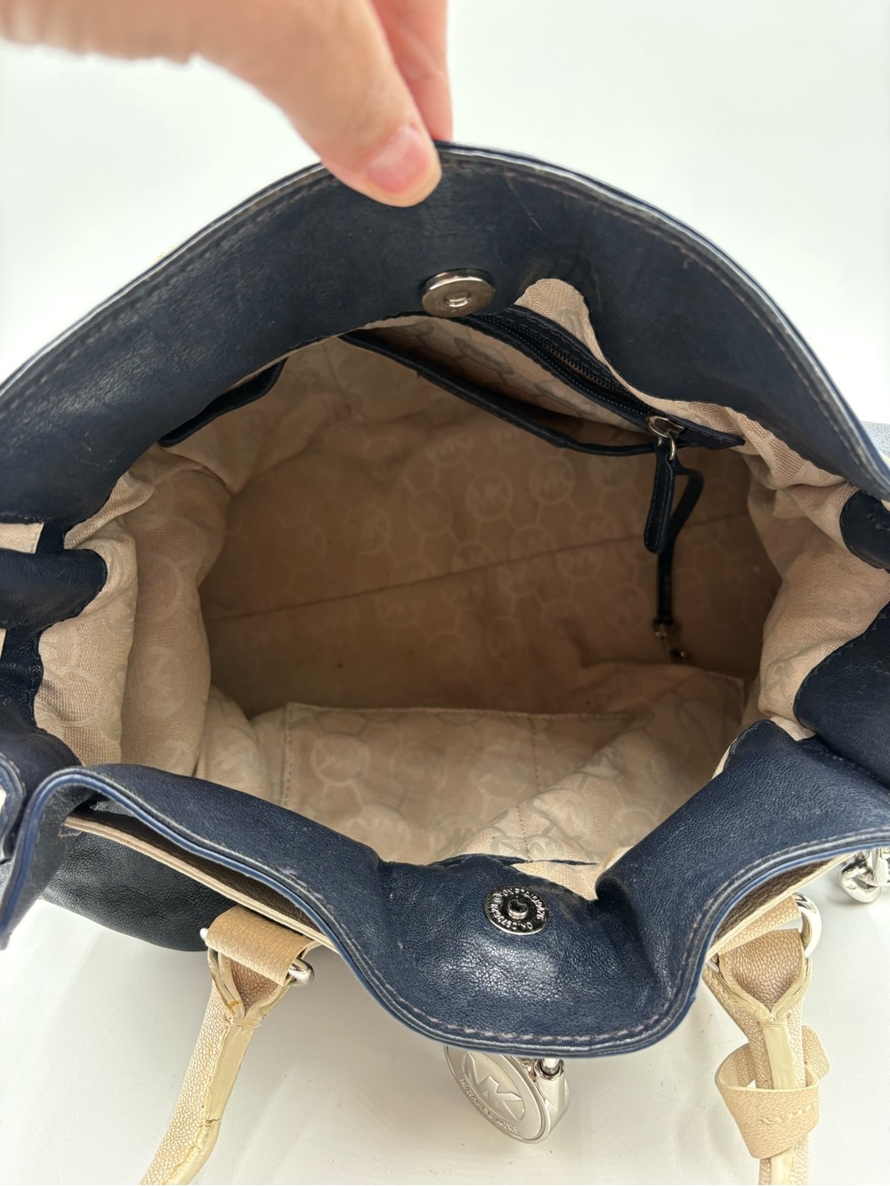 Michael Kors Navy Blue & Beige Leather Shoulder Satchel Handbag Purse - Picture 4 of 15